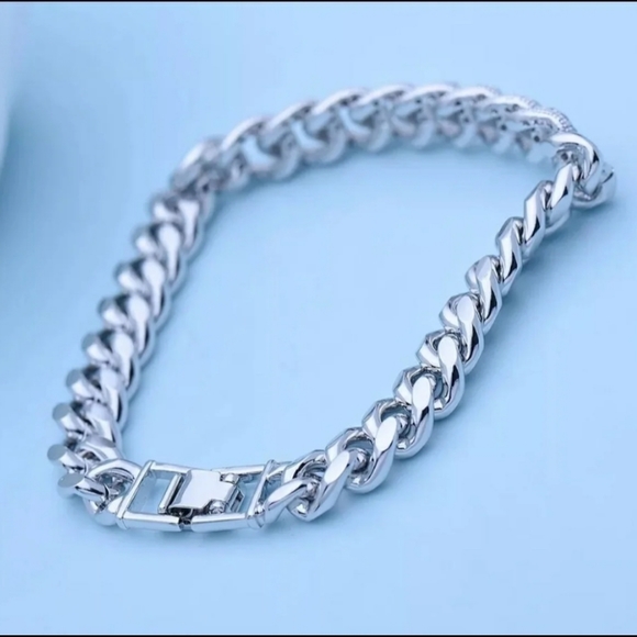 Stunning New Silver Cuban Link Bracelet - Picture 4 of 4